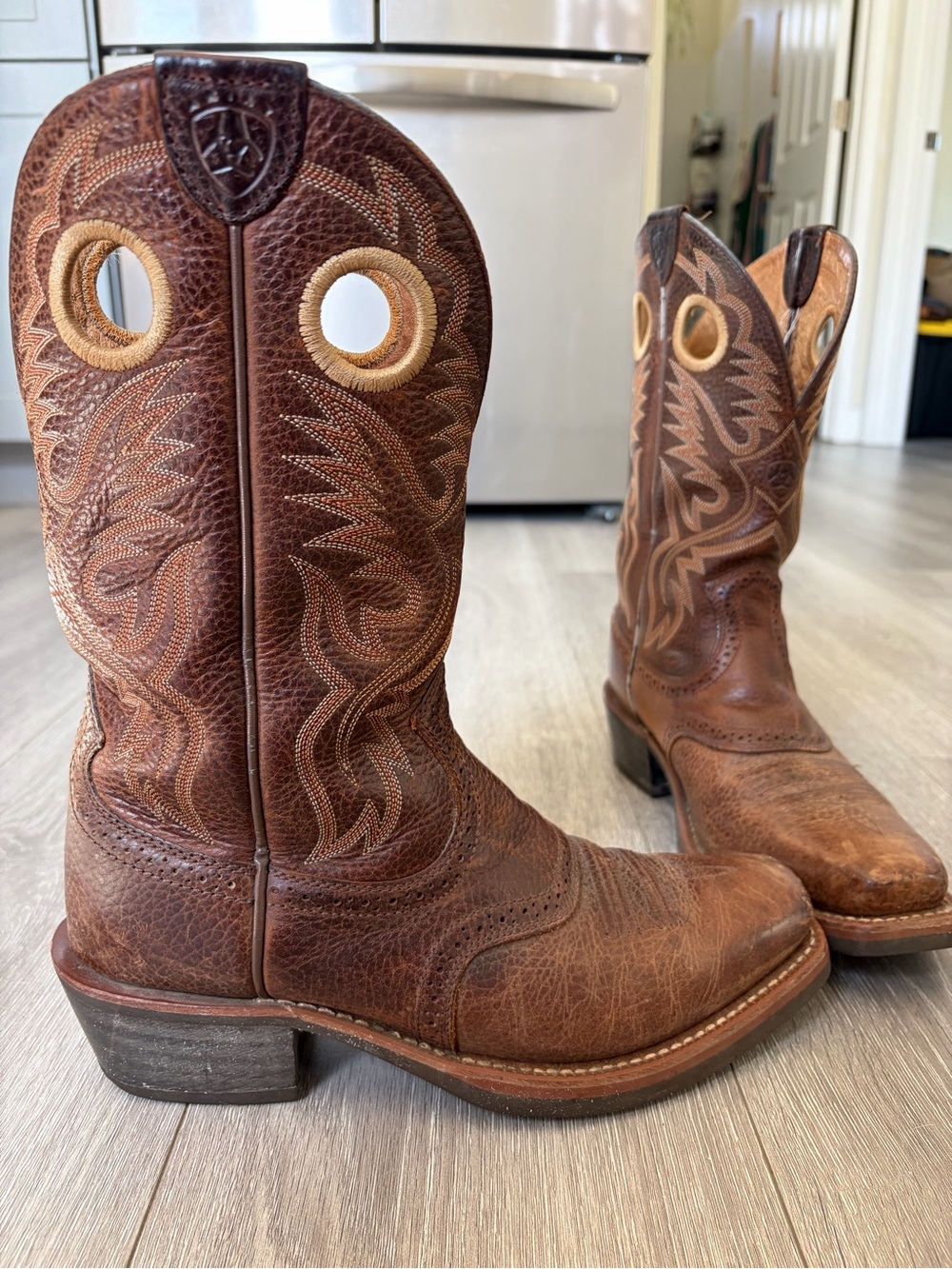 Men’s Heritage Roughstock Square Toe Cowboy Boot Brown Size 8D style #10002227